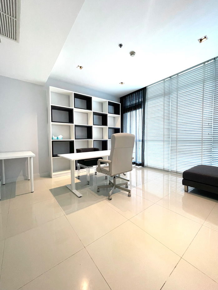 picture Rental residences near BTS Ploenchit Furniture Ready - 9/31