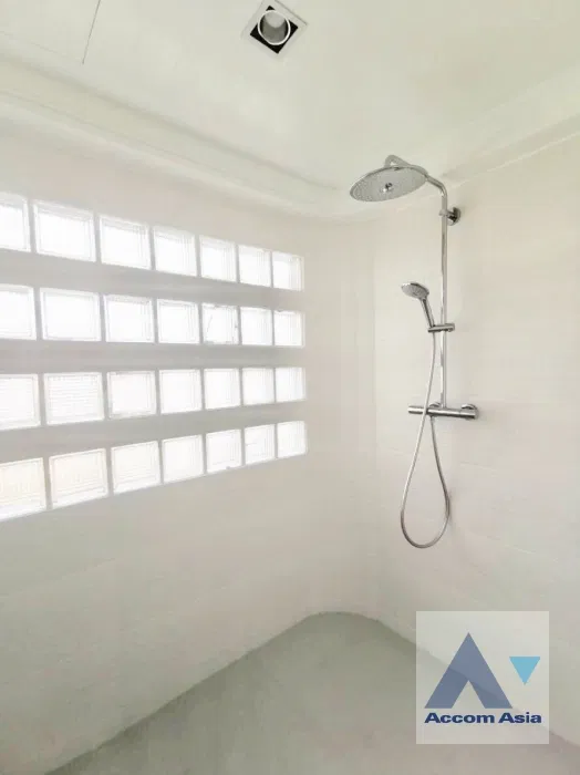 picture 🔼🔽 AccomA 📩  2 BR Condominium @ (AA24178) - 12/15