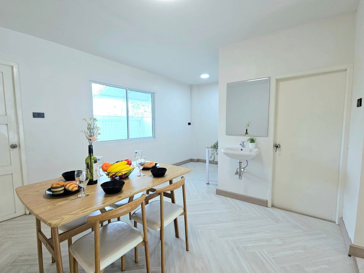 picture WS4173 ✨🏡 Townhouse for rent, Soi Rewadee 75 ✨ Near MRT Nonthaburi 1 Intersection and MRT Bang Krasor, only 24,000 baht/month‼️ - 5/9