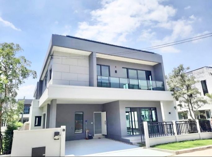 ให้เช่าบ้านเซนโทร บางนา (CENTRO BANGNA) ใกล้เมกา บางนา