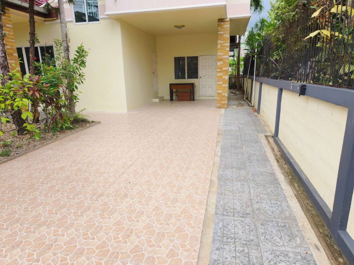 รูป ให้เช่าบ้านเดี่ยว 2 ชั้น ถนนสมโภชเชียงใหม่ 700 ปี เชียงใหม่ 4 ห้องนอน 3 ห้องน้ำ  เดินทางสะดวก T.0946511456 - รูปที่ 4/19