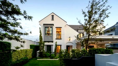 บ้านเดี่ยว ทับช้าง : บ้านหรูหลังมุม สไตล์ฝรั่งเศส ใจกลางย่าน New CBD กรุงเทพกรีฑาตัดใหม่