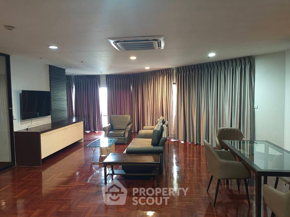 รูป คอนโด 2 ห้องนอน 125 ตร.ม. ที่ Central City East Tower ย่านบางนา (ID 2325243) - รูปที่ 1/17