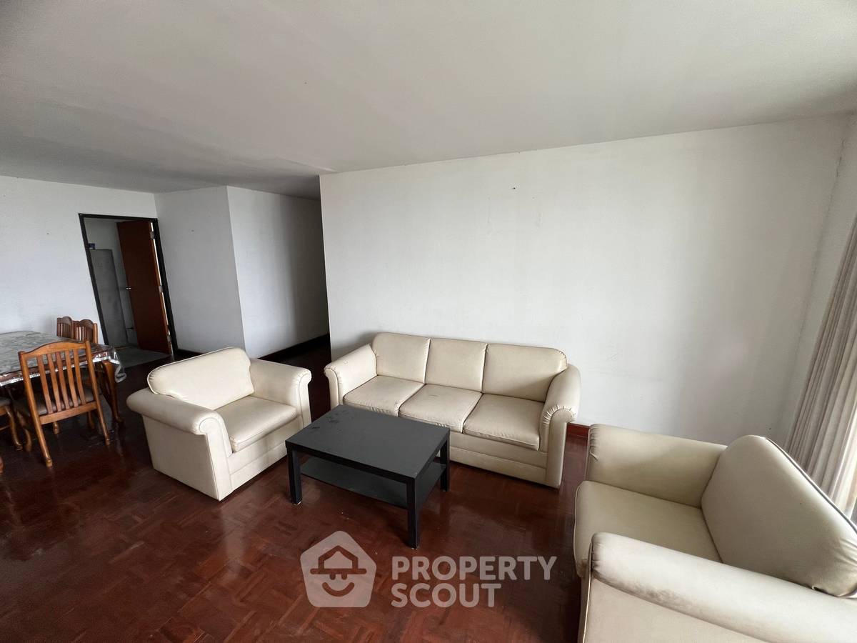 picture 3-BR Condo at D.S. Tower 2 Sukhumvit 39 Condominium near MRT Sukhumvit (ID 1176067) - 6/15