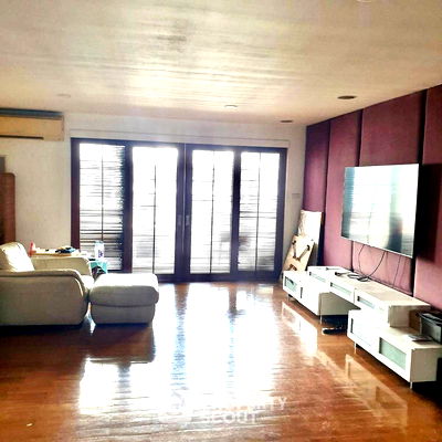 เช่าคอนโด BTS เอกมัย : คอนโด 4-ห้องนอน ที่ รีเจ้นท์ ออน เดอะ พาร์ค2 (สุขุมวิท 61) คอนโดมิเนียม ใกล้ BTS ทองหล่อ (ID 1165973)