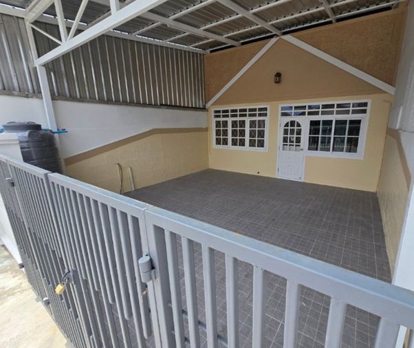 ทาวน์เฮาส์ฝั่งทะเลพัทยากลางเดินไปห้างบิ๊กซีพัทยากลางได้ใกล้นิดเดียว 3นอน 2น้ำ