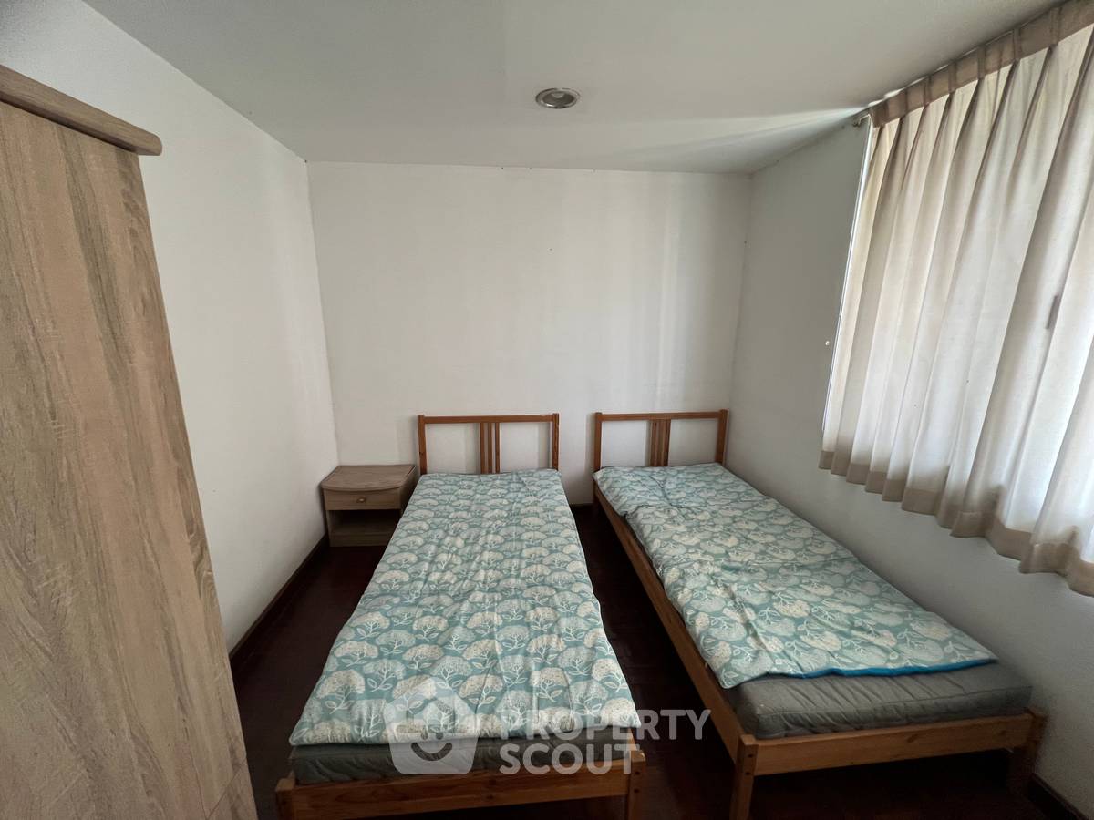 picture 3-BR Condo at D.S. Tower 2 Sukhumvit 39 Condominium near MRT Sukhumvit (ID 1176067) - 13/15