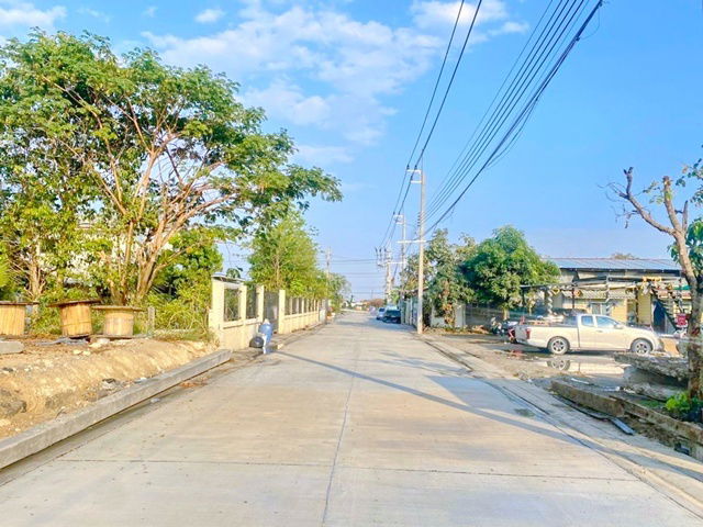 รูป โชว์รูม ให้เช่าโกดัง 400 ตร.ม. กรุงเทพกรีฑา ร่มเกล้า 3 กม. ฉลองกรุง ARLลาดกระบัง 3.1กม.สนามบินสุวรรณภูมิ 3.5 กม.ตลาดหัวตะเข้ใหม่ 1.1 กม. - รูปที่ 6/8