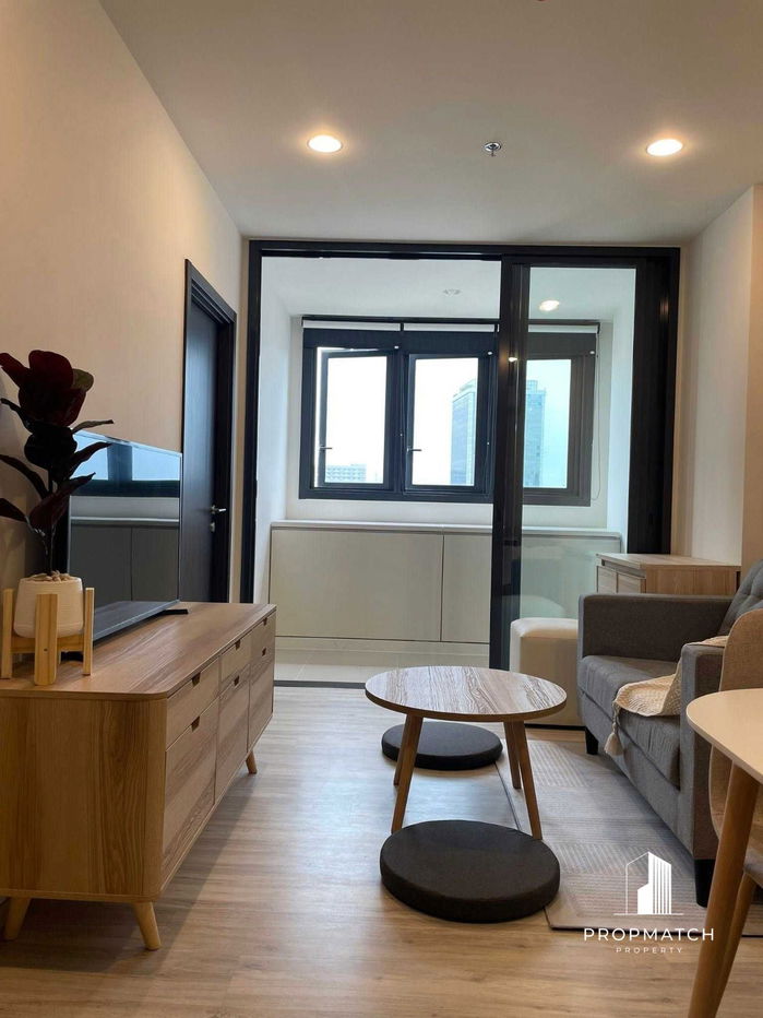 รูป ✨Flash Deal ✨XT Huaikhwang ( 1Bed 1Bath 35SQM.) แต่งครบพร้อมอยู่ !! เพียง 21,000 บาทต่อเดือน Tel.0981315848 @propmatch - รูปที่ 2/8