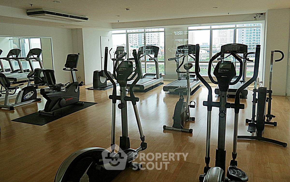 picture 2-BR Condo at Baan Sathorn Chaopraya near BTS Krung Thon Buri (ID 2325694) - 34/40