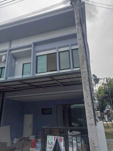 🏡 ขายทาวน์โฮม 2 ชั้น (หลังมุม) – แกรนดิตี้ พุทธมณฑลสาย 7 🧱 กำลังรีโนเวทใหม่ พร้อมเข้าอยู่ได้ทันที!