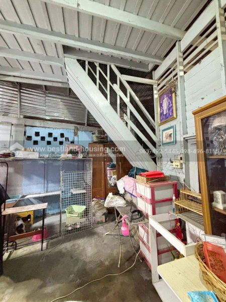 รูป ขายห้องแถวไม้เก่าแก่ 2 ชั้น 3 หลัง ติดกัน 41 ตรว. ใจกลางเมืองชลบุรี เหมาะซื้อเพื่อรีโนเวทเป็นห้องพักรายวัน - รูปที่ 12/19