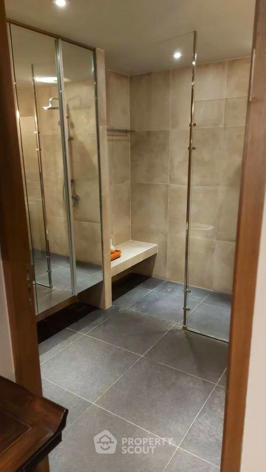 picture 2-BR Condo at Baan Sathorn Chaopraya near BTS Krung Thon Buri (ID 2325694) - 25/40
