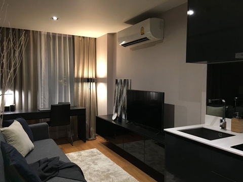 MRT SamYan 440 m. Price  23,000 Baht Condo Altitude Samyan - Silom ( Rental )