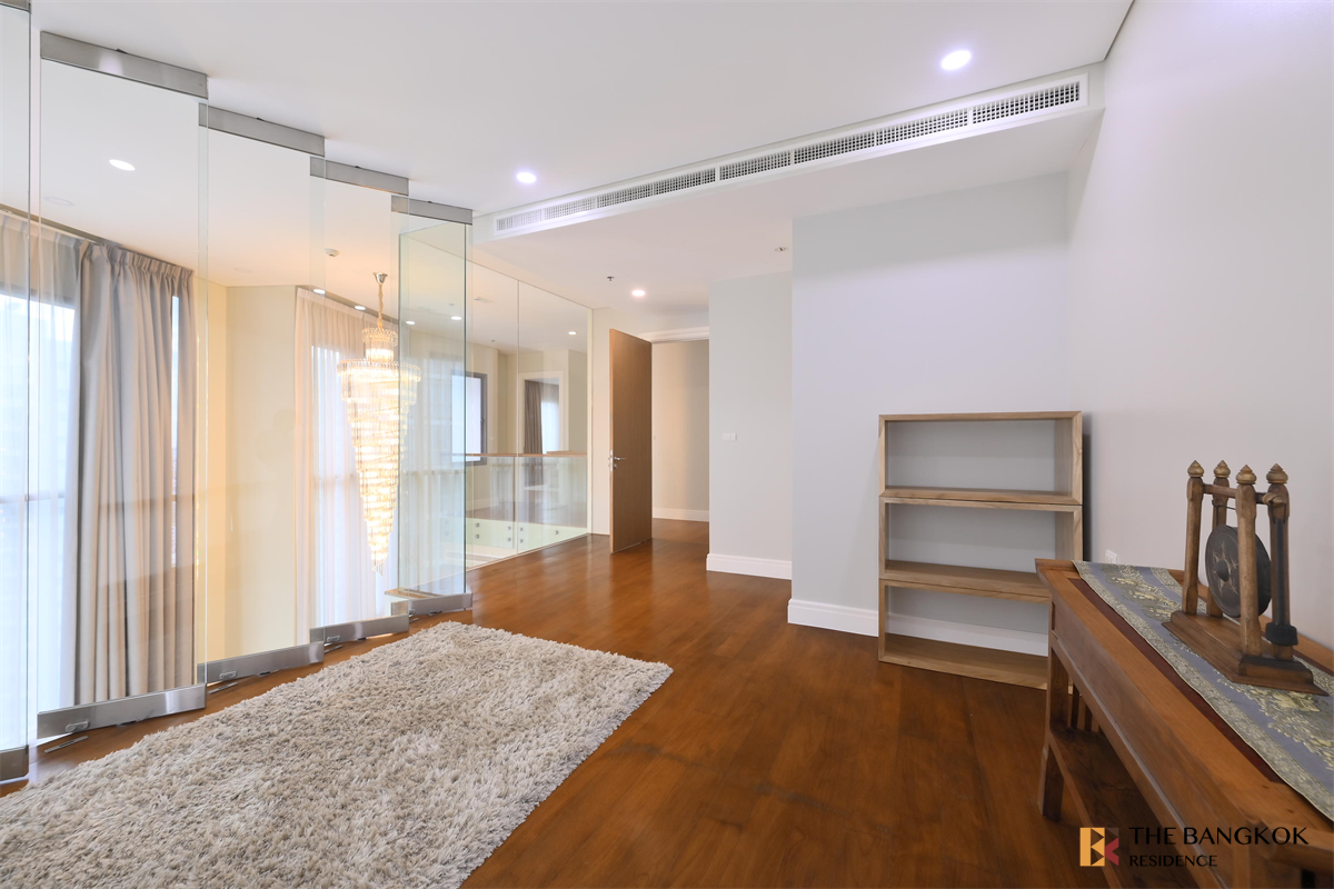 picture Bright 24 Luxury Unit, Ready for You Without the Wait - 2/10