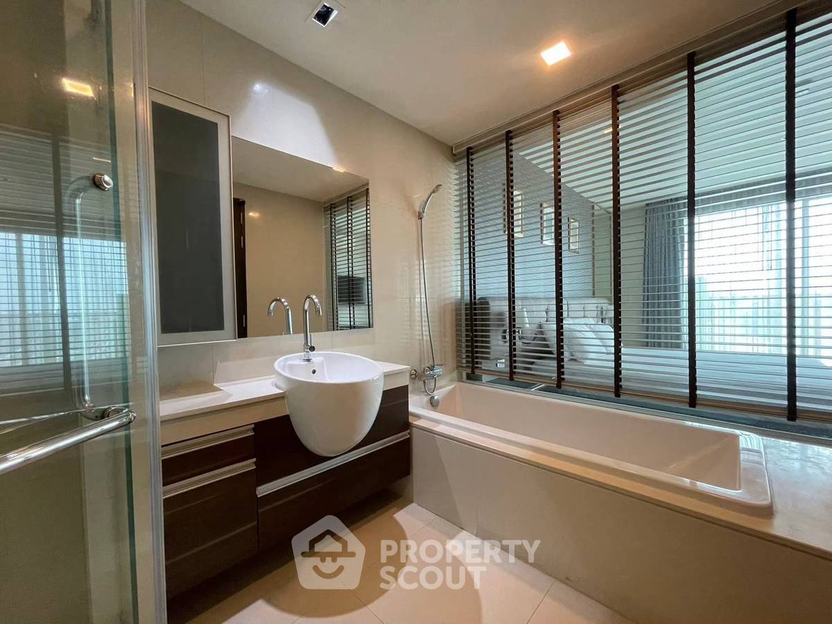 picture 2-BR Condo at Sky Walk Residences near BTS Phra Khanong (ID 886846) - 6/12