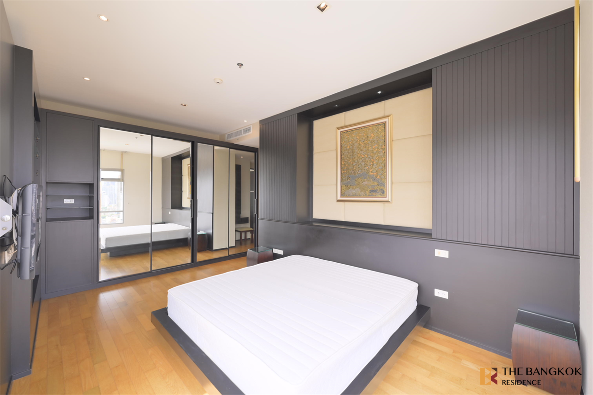 picture Luxurious Design, Elevated Atmosphere The Madison Condominium Sukhumvit 41 near BTS Phrom Phong - 2/10