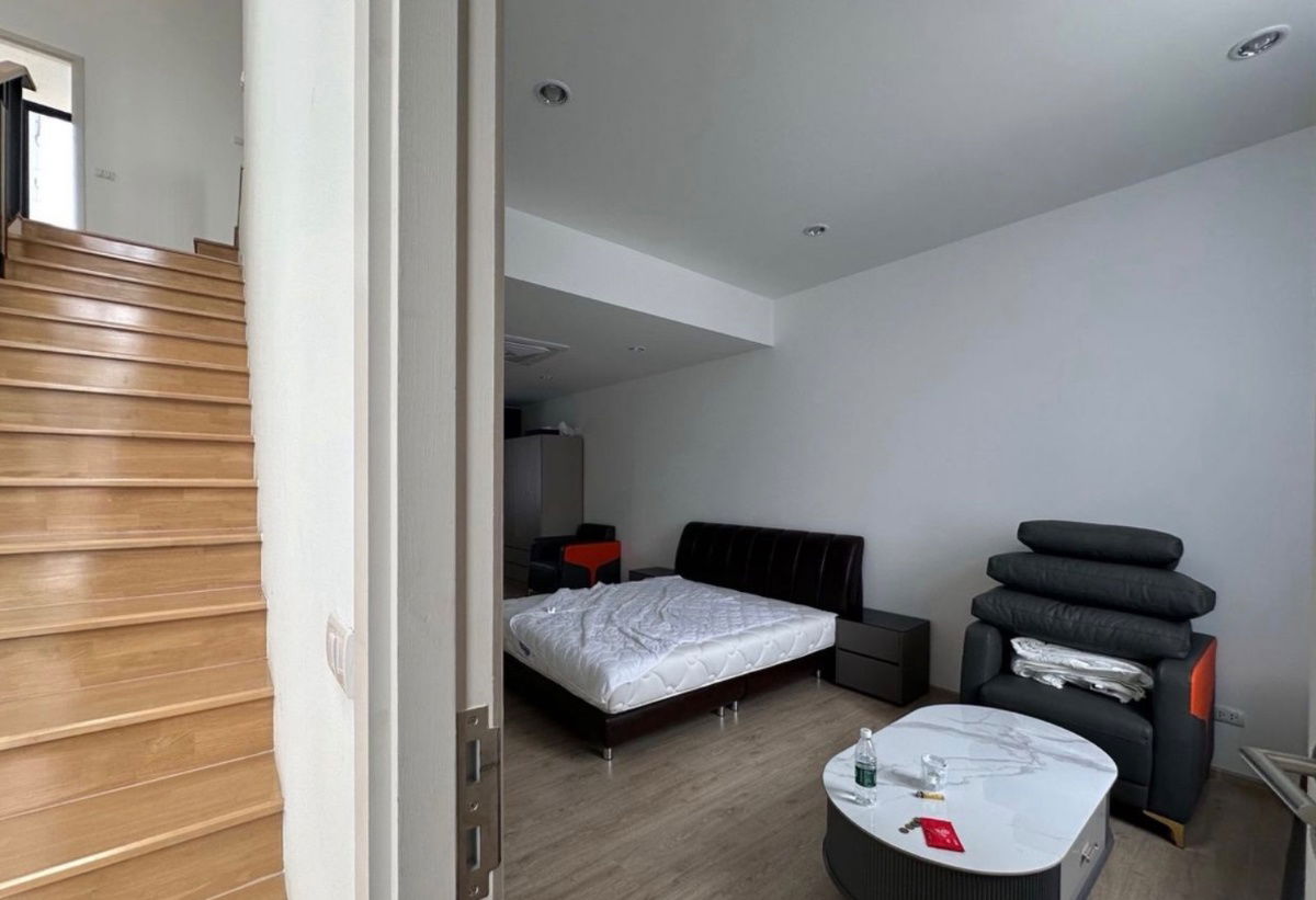 picture Sale Commercial building , 3.5 floors, Estara Haven, Phatthanakan 20, beautiful,add Line @841qqlnr - 7/15