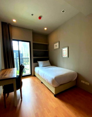 Condos for rent : noble revent 2 bedroom 67.5 sqm floor 10