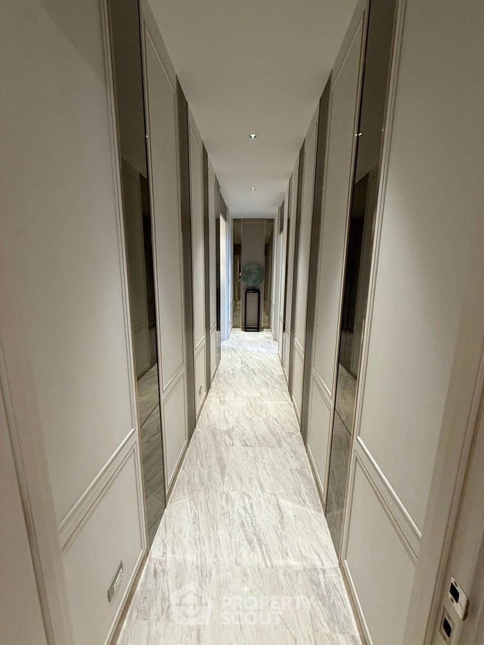 picture 4-BR Condo at Four Seasons Private Residences Bangkok near BTS Saphan Taksin (ID 2325063) - 20/20