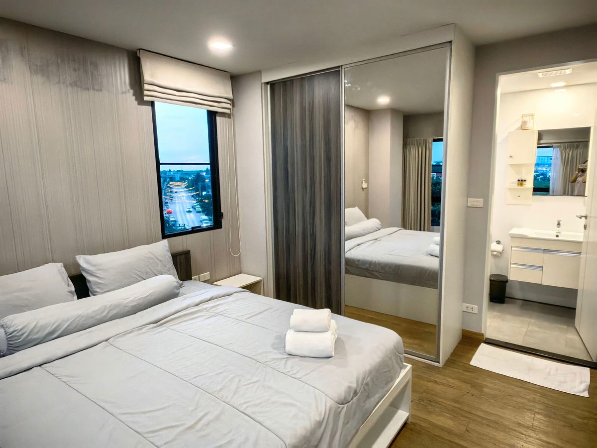 picture ** For rent * 1BR, 38 sq.m. Fully furnished, Corner room, walking steps to  restaurants in the heart of  Korat city. Only 2 km to M6, 850m to Anglo, - 4/9