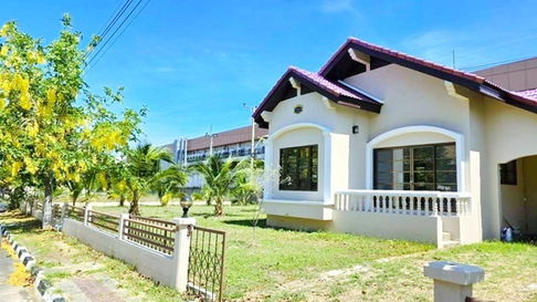 สยามเวเนเซีย 1.8 กม. ถ.เพชรเกษม หาดชะอำ ให้เช่าบ้านเดี่ยวชั้นเดียว 80ตร.วา. 280ตร.ม. พร้อมเฟอร์ฯ ติดทะเล ร่มรื่น 3 นอน 2 น้ำ
