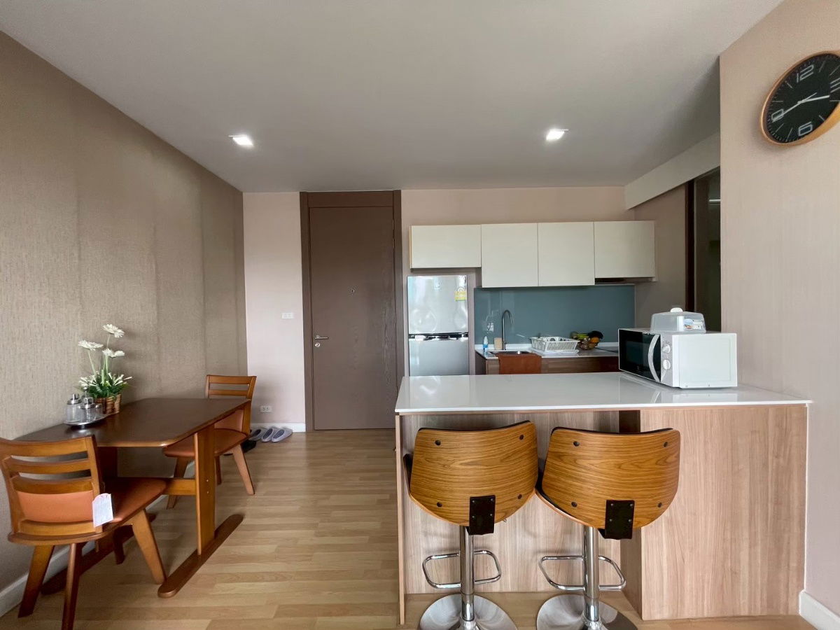 picture For rent Green Lake Condo Sriracha, beautiful room with furniture, close to the community, convenient transportation, natural view, great atmosphere - 11/19