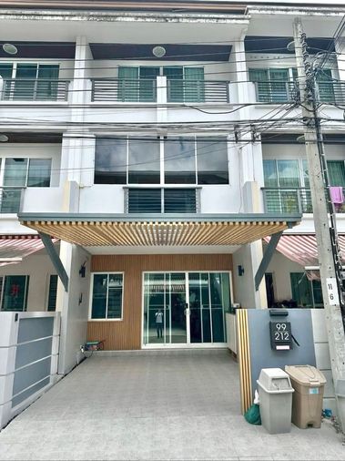 ให้เช่าบ้านกลางเมืองสาทร-ตากสิน 2 ใกล้ BTS วุฒากาศ  บนถนนกัลปพฤกษ์ 