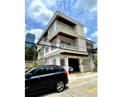 Houses for sale True Tower Ratchada : Call : 096-267-1091 Detached house 3-story 39 sq.wa Ratchadaphisek Soi 3, Huai Khwang, Din Daeng, near MRT Rama 9