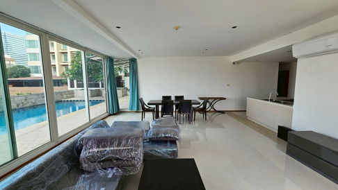 Luxury Penthouse at The Empire Place Sathorn, 370 sq.m., 3 Bed, with Private Pool