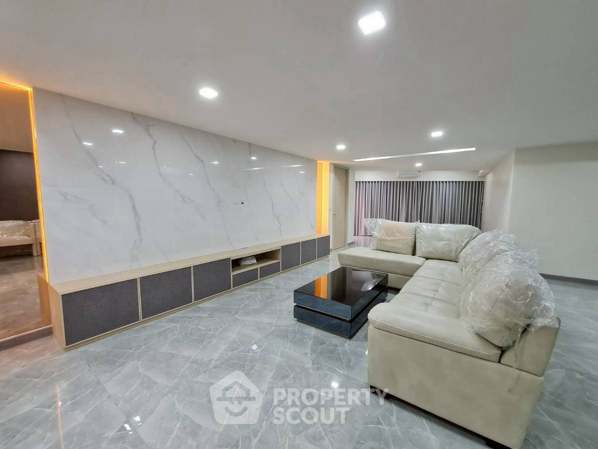 รูป คอนโด 3-ห้องนอน ที่ เพรสซิเดนท์ ปาร์ค คอนโดมิเนี่ยม ใกล้ MRT ศูนย์การประชุมแห่งชาติสิริกิติ์ (ID 2325199) - รูปที่ 1/20