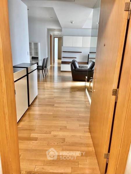 picture 3-BR Condo at Millennium Residence @ Sukhumvit Condominium near BTS Asok (ID 2327061) - 3/17