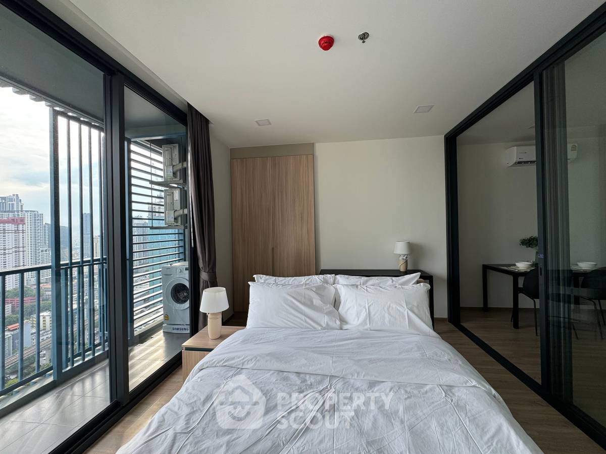 picture 33rd-Floor 1-BR Condo At XT Phayathai Near BTS Phaya Thai (ID 1837813) - 2/12