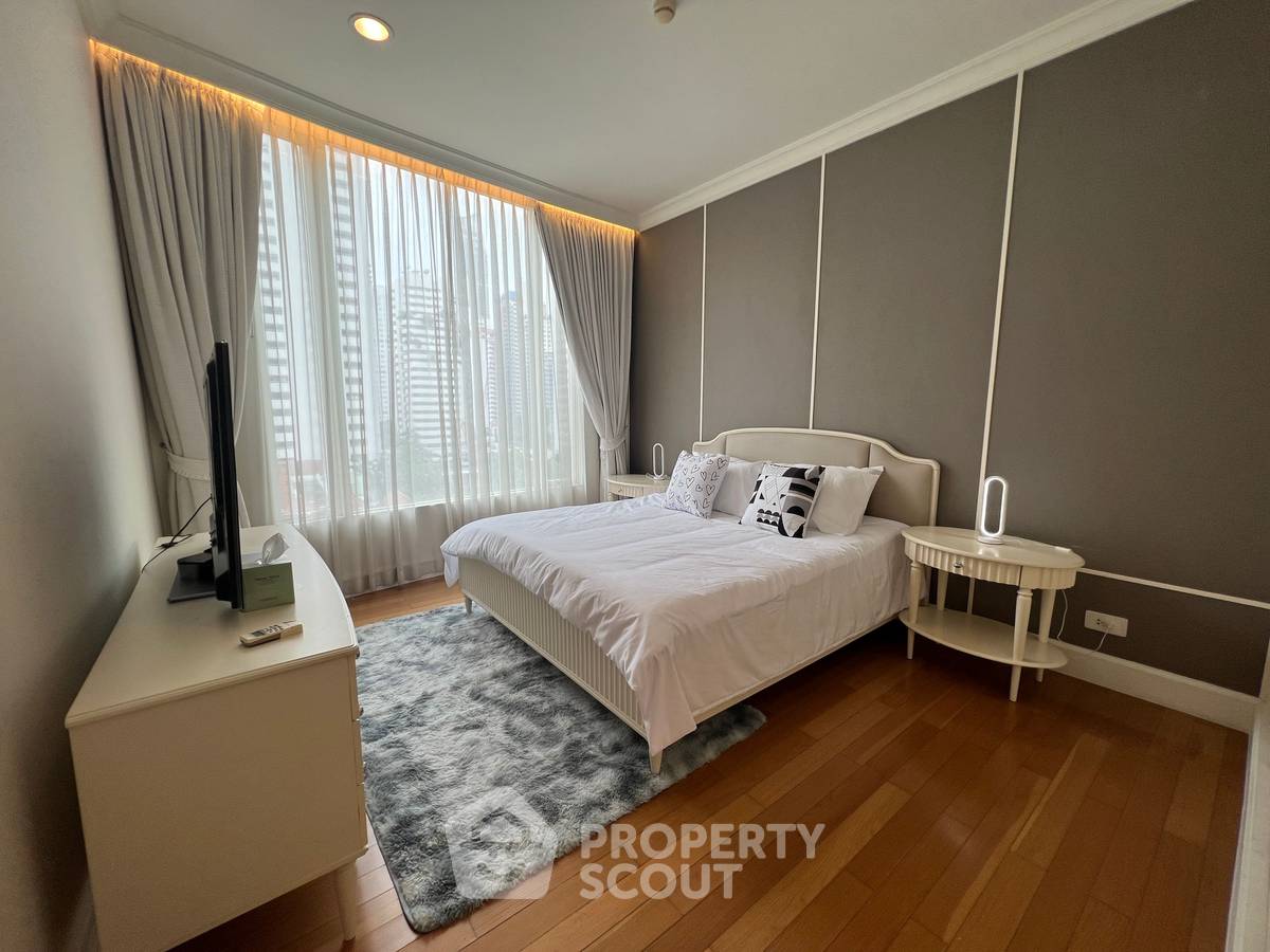picture 3-BR Condo at Royce Private Residences near MRT Sukhumvit (ID 466105) - 4/22
