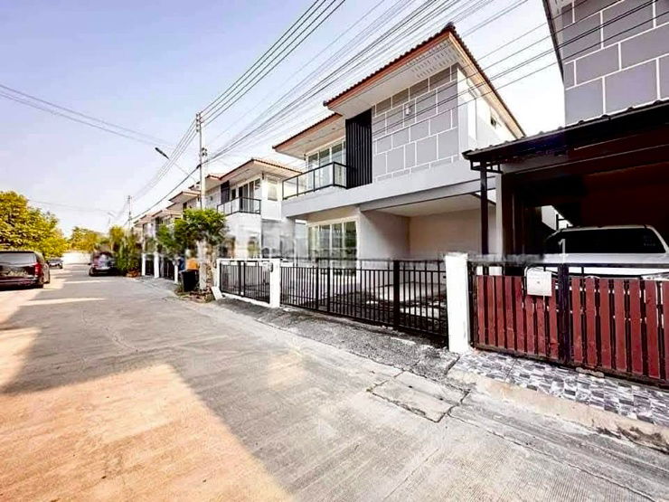 บ้านแฝดให้เช่า : ให้เช่าบ้านเดอะมิราเคิลพลัส พระราม 2 (The Miracle Plus Rama 2) ใกล้เซ็นทรัล พระราม 2 