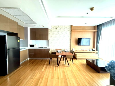 คอนโดให้เช่า : Newly Renovated Room |  2B2B ชั้นสูงวิวไม่บล็อค แต่งสวย เฟอร์ครบ พร้อมเข้าอยู่ 
