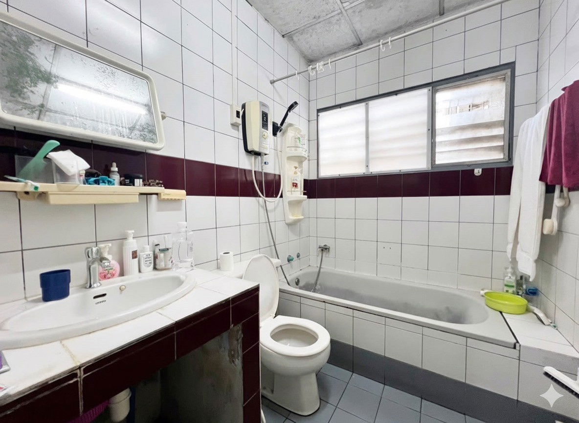 รูป บ้านเดี่ยวชั้นเดียว ทำเลวังหิน 44-โชคชัย 4 ซอย 55 เนื้อที่ 48 ตร.วา ทำเลดี น้ำไม่เคยท่วม โครงสร้างดีเหมาะกับรีโนเวทเพื่ออยู่อาศัย - รูปที่ 11/22