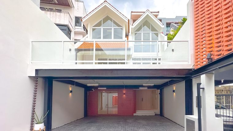 ให้เช่าบ้าน 4 ชั้น ดีไซน์สวย โดดเด่นใจกลางสุขุมวิท 49 | เดินถึง BTS ทองหล่อ | เหมาะทั้งทำธุรกิจและอยู่อาศัย