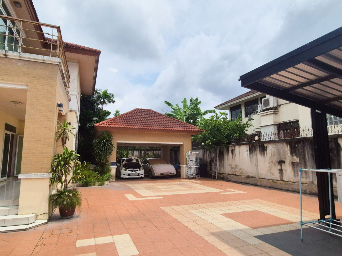 รูป ขายคุ้มบ้านสวน!! 🌿🏠 บ้านเดี่ยวพื้นที่ใหญ่ในกรุงเทพฯ กว่า 245 ตร.ว ทำเลกรุงเทพ ฝั่งธน เข้าเมืองสะดวก ใกล้รถไฟฟ้า - รูปที่ 6/24