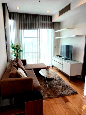 คอนโดให้เช่า : Newly Renovated | ห้องใหม่ 2 ห้องนอน 77 ตร.ม. ชั้นสูง แต่งสวยเฟอร์ครบพร้อมเข้าอยู่ 