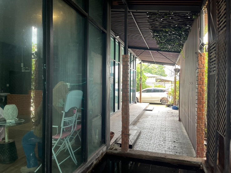 รูป ให้เช่าอาคารชั้นเดียว ร้านกาแฟ / ร้านค้า / หน้าร้าน / Office / ริมถนนพัฒนาการ / ตกแต่งเป็นร้านกาแฟ / เหมาะเป็น Cafe หรือ หลากหลายธุรกิจ - รูปที่ 3/14