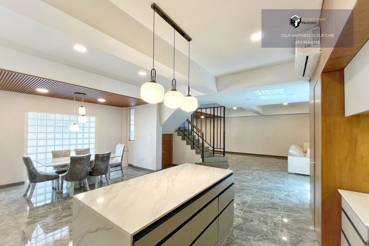 รูป White Mansion | บ้าน 5 ชั้น ใจกลางกรุงเทพฯ ทองหล่อซอย 25 ใกล้บีทีเอส ใกล้โรงพยาบาล 🚆 五层独栋住宅, 曼谷市中心 Thonglor 25 巷, 靠近轻轨BTS和医院 #2025092912096 - รูปที่ 5/17