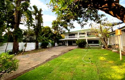 Houses for rent Max Valu Pattanakarn : Single house for rent, Panya Village, Phatthanakan 30, Suan Luang, 2 houses, 330 sq m, 5 bedrooms, 2 floors, near the village club.