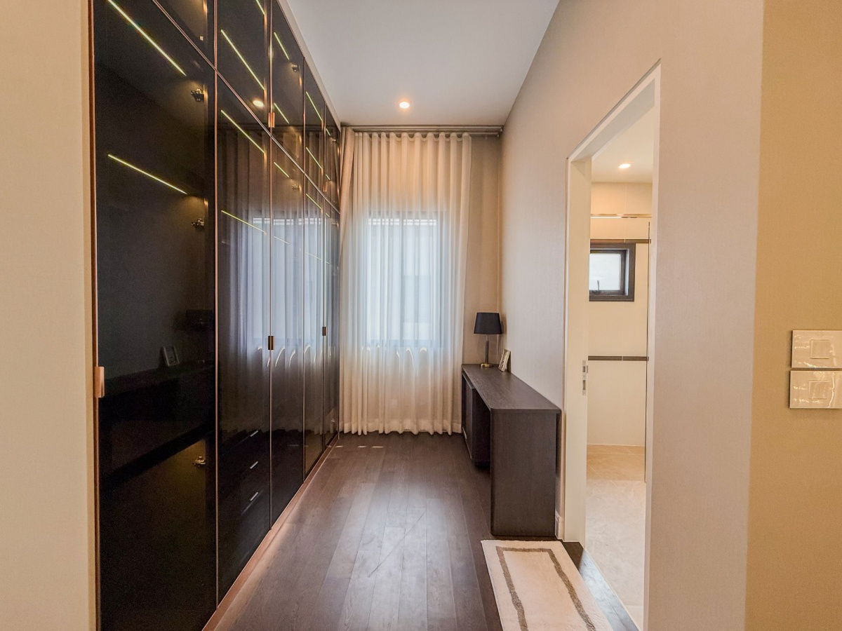 รูป 🏡 出租 | Narasiri Krungthep Kreetha（4卧室，495平方米） - รูปที่ 21/37