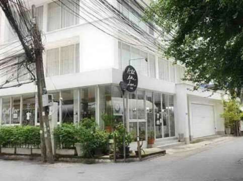ให้เช่าอาคารพาณิชย์ ถนนรัชดาภิเษก ทำเลดีมากใกล้ MRT ห้วยขวาง ขนาด 400 ตรม. เข้าออกพระราม 9 อโศก ลาดพร้าว วิภาวดีรังสิต