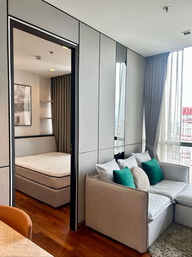 For rent Wish Signature Midtown Siam, fully furnished, with private elevator, nearby BTS Ratchathewi, ready to move in  