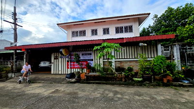 บ้านเดี่ยว สถานีรถไฟฟ้าวัชรพล : ขายบ้านพร้อมที่ดิน (ซอย รามอินทรา 63)