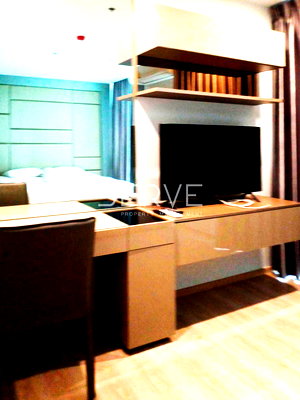 ขายคอนโด : Good Price!! 2 Beds 2 Baths 52.86 Sq.m. Good Location MRT Thailand Cultural Centre 80 m.-Noble Revolve Ratchada 2