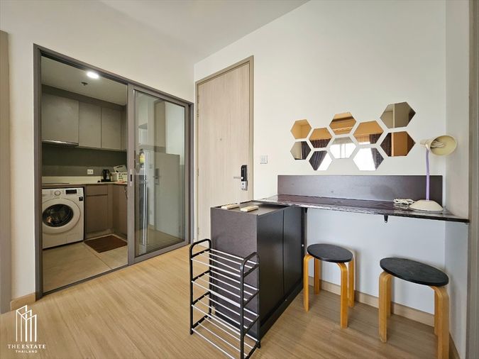 Condo for RENT *Whizdom Connect *Flexi Room, high floor, unblocked view, beautifully decorated, fully furnished @25,000 Baht