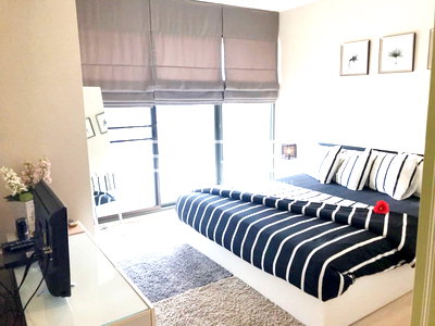 คอนโดให้เช่า : 1 Bed 1 Bath with Bathtub Fully furnished Good Location BTS Thong Lo 2.1 km. / For Rent & Sale-Noble Solo
